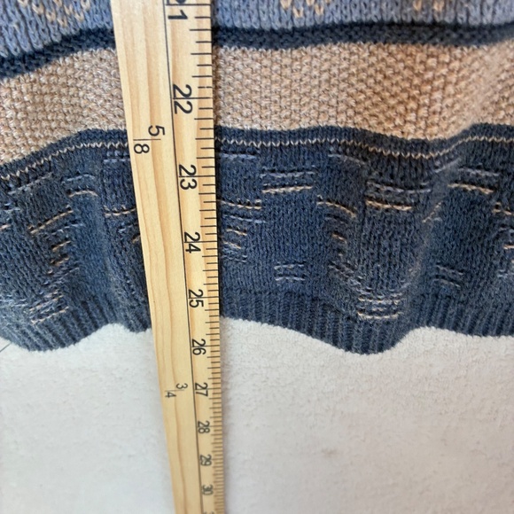 Vintage 1970's Boho Aztec Knit Sweater V Neck Lace Up Size Medium - Picture 7 of 7